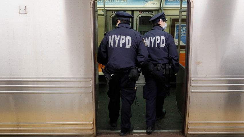NYC police arrest 22 year old mother in front of her child for not wearing mask